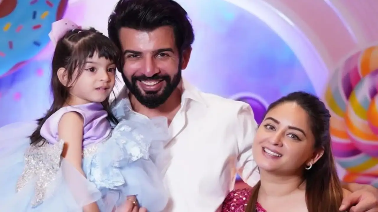 Jay Bhanushali's adorable videos with daughter Tara Jay Bhanushali's adorable videos with daughter Tara