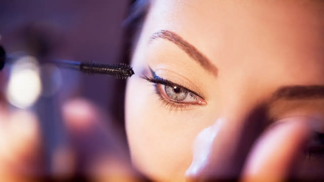 The 12 Best Non-Clumping Mascaras Beauty Editors Swear By