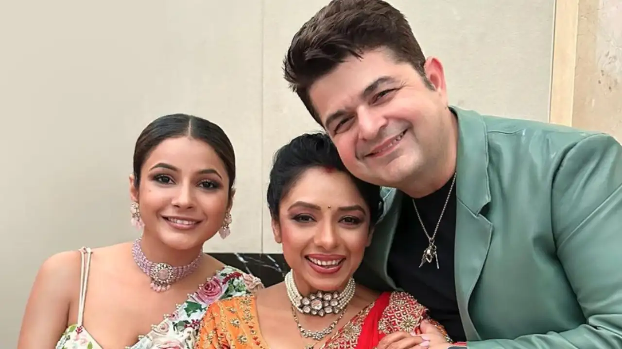 Rupali Ganguly and Shehnaaz Gill look gorgeous in ethnic attires as they pose with Dabboo Ratnani Rupali Ganguly and Shehnaaz Gill look gorgeous in ethnic attires as they pose with Dabboo Ratnani