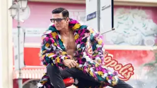 Akshay Kumar drops his uber cool LOOK from a song of his next upcoming film Selfiee
