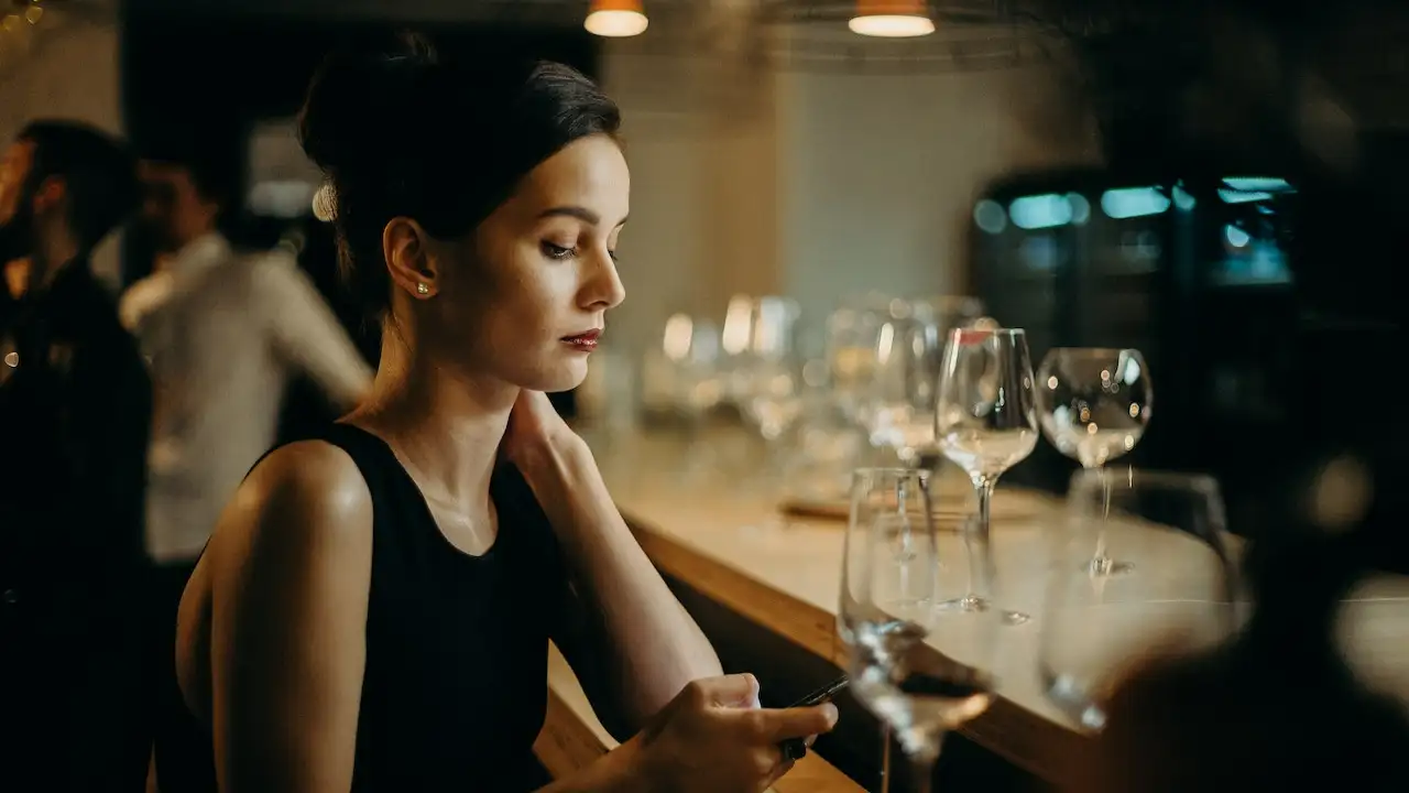 Top Reasons Why Guys Don’t Text Back for Days Top Reasons Why Guys Don’t Text Back for Days