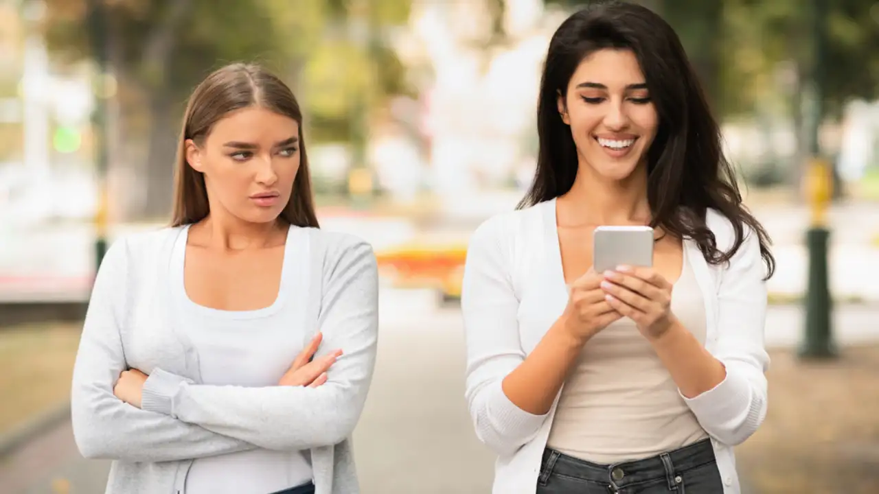 Jealousy-Filled Zodiac Signs Who Gets Impatient When They See the Happiness Of Others Jealousy-Filled Zodiac Signs Who Gets Impatient When They See the Happiness Of Others