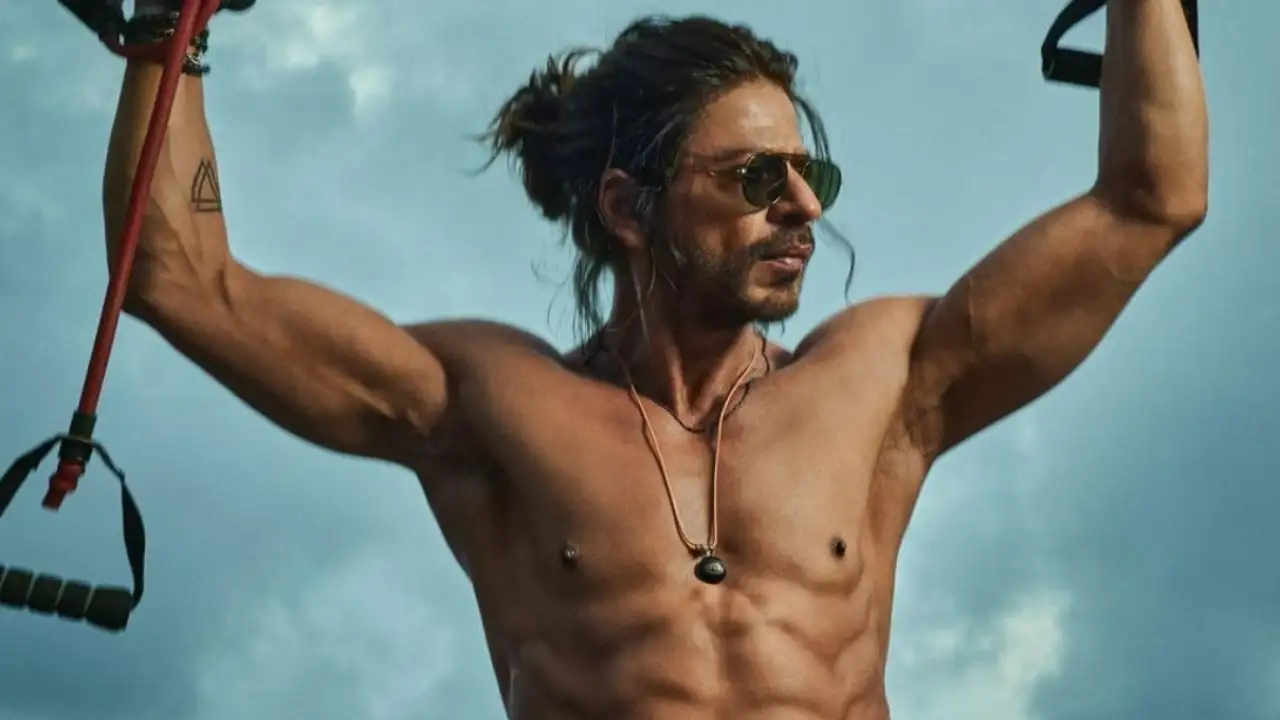 Picture courtesy: Instagram Shah Rukh Khan looks handsome