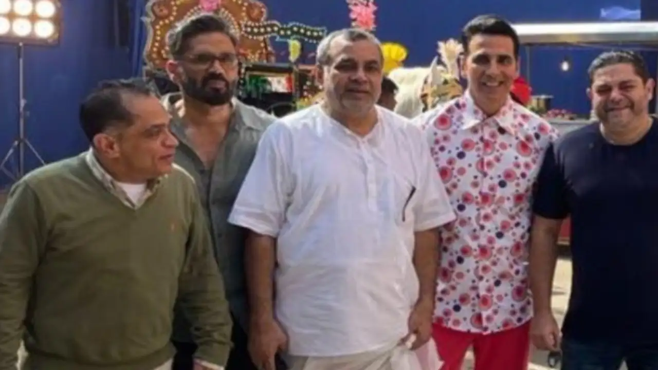 Hera Pheri 3: OG trio Akshay Kumar, Suniel Shetty, Paresh Rawal's VIRAL pic from shoot leaves fans excited | PINKVILLA