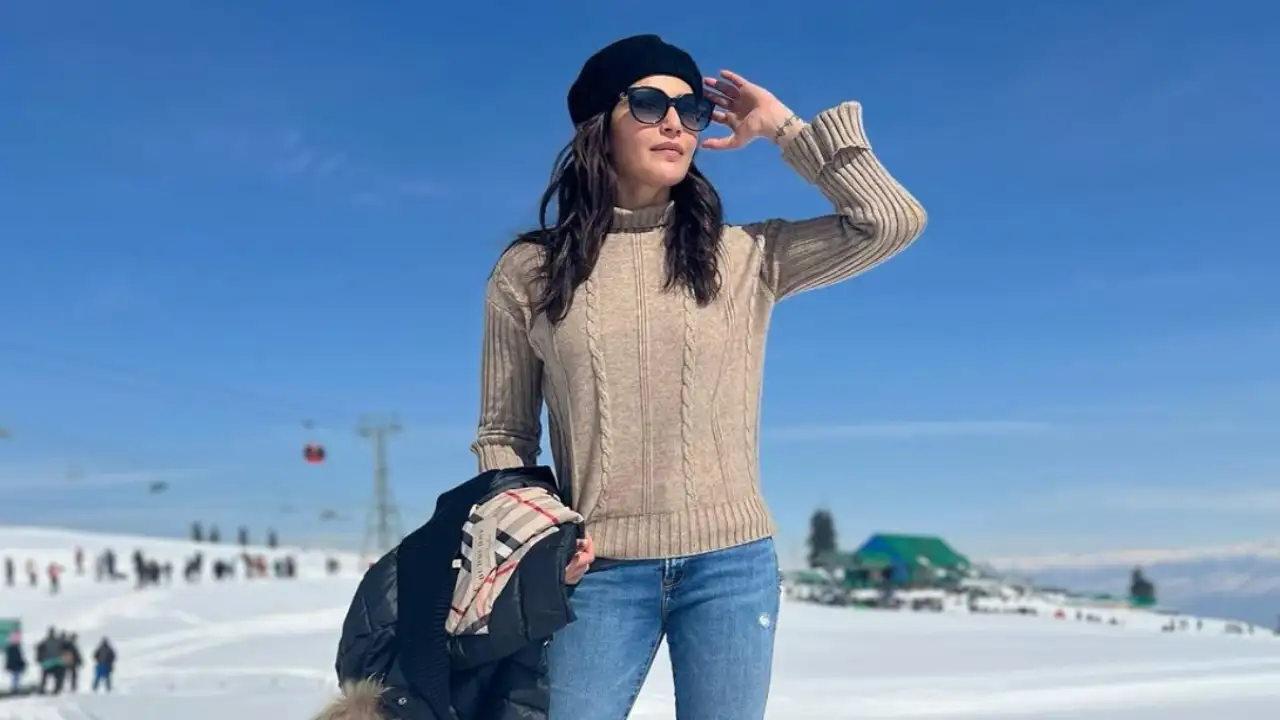 Karishma Tanna is a hot mess in blue monokini Karishma Tanna is a hot mess in blue monokini