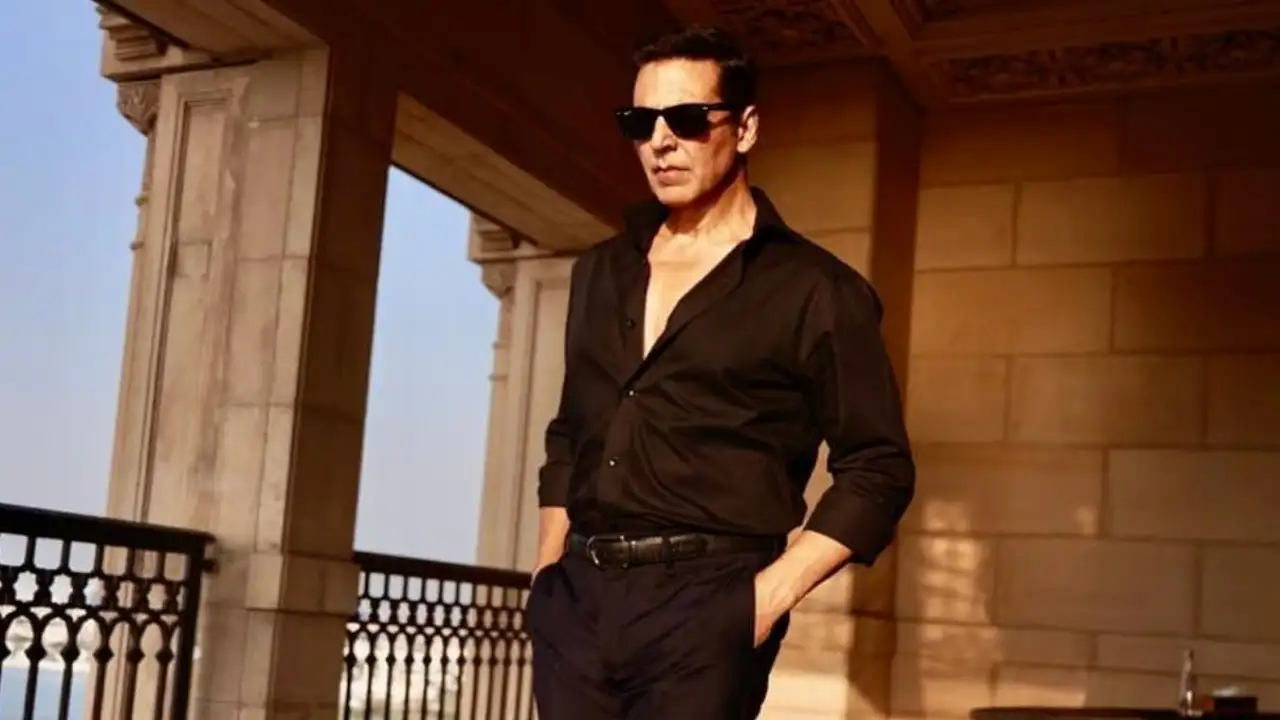 Akshay Kumar looks dapper