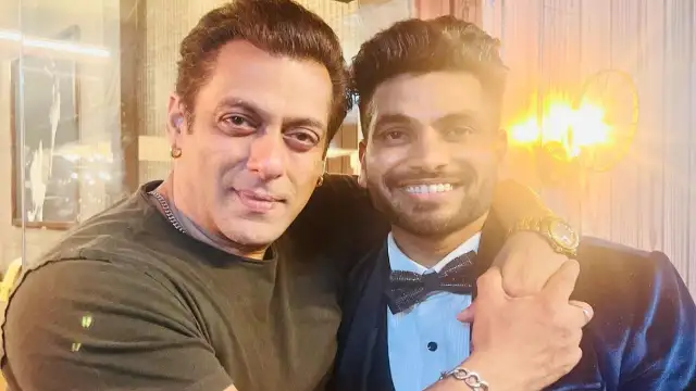 Bigg Boss 16 runner-up Shiv Thakare shares a pic with Salman Khan; Fans  declare him 'Public Winner' | PINKVILLA
