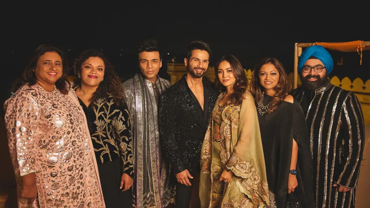 Karan Johar with Shahid Kapoor and wife Mira Rajput and other friends at Sidharth-Kiara's wedding (Credits: Instagram) Karan Johar, Sidharth Malhotra, Kiara Advani