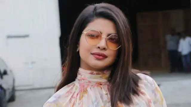 Priyanka Chopra reveals having 'real drama' with her hair in Anjaana Anjaani; Here's WHY | PINKVILLA Priyanka Chopra reveals having 'real drama' with her hair in Anjaana Anjaani; Here's WHY | PINKVILLA