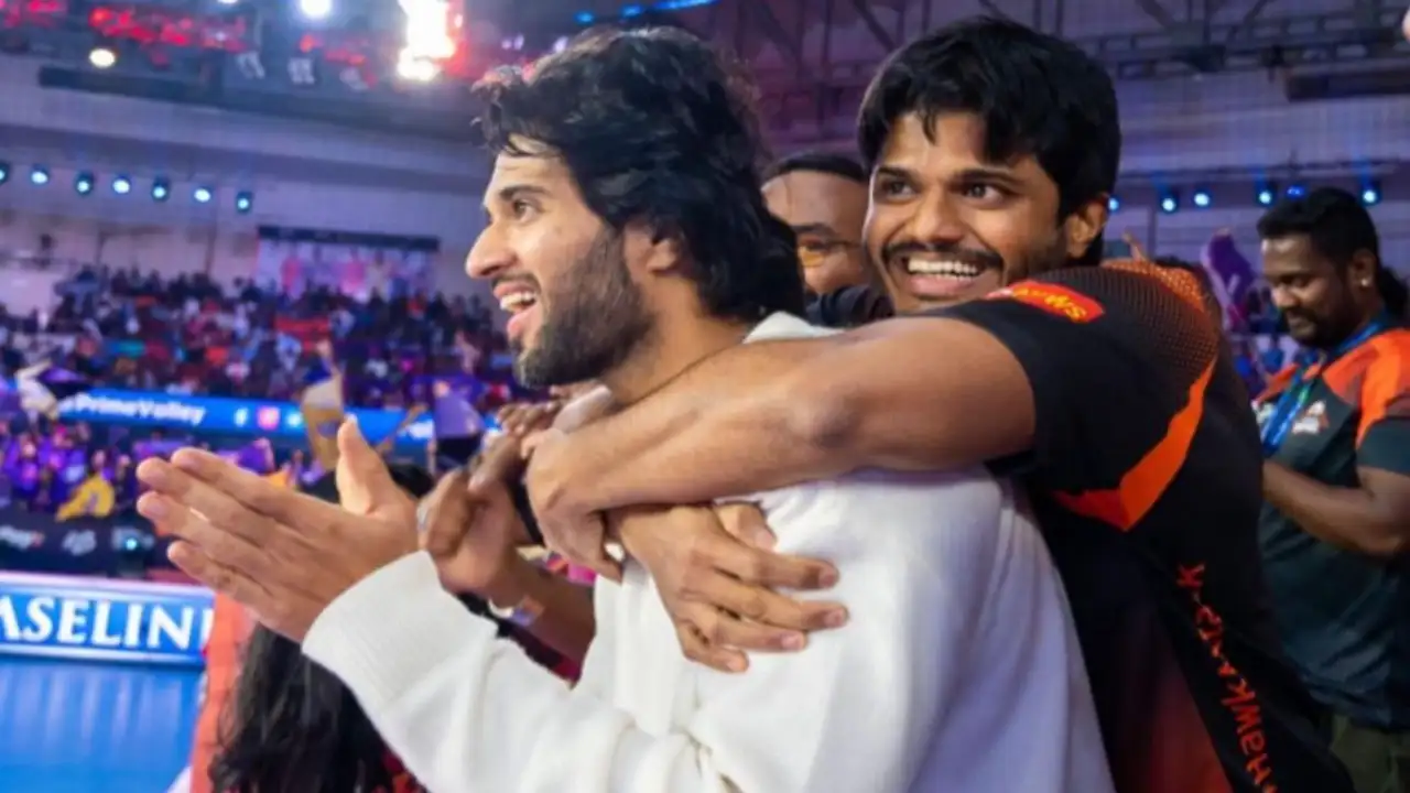 Great shots of Vijay Deverakonda and Pee Anan make the fans happy.