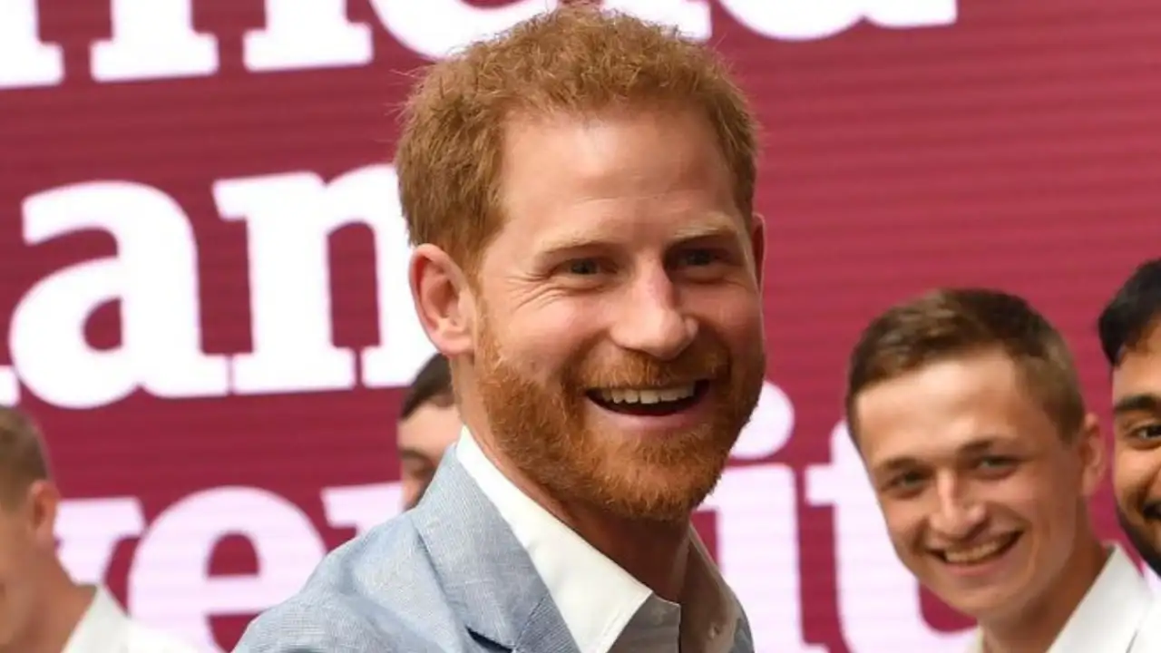 268257846 prince harry sasha walpole 1280*720