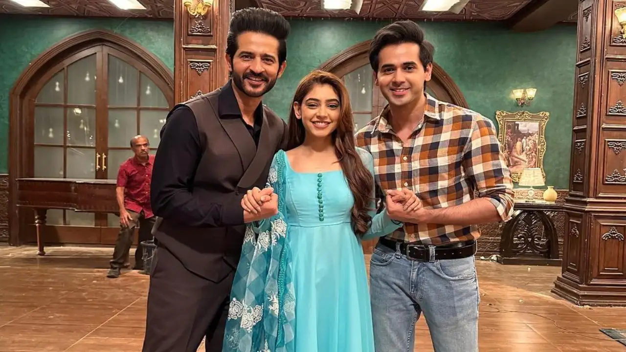 Niti Taylor is all smiles as she poses with Ranndeep Rai, Hiten Tejwani Niti Taylor is all smiles as she poses with Ranndeep Rai, Hiten Tejwani