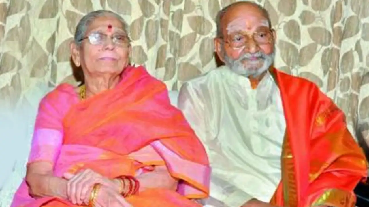 K Vishwanath's wife Jayalakshmi dies days after his demise