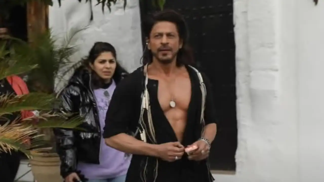 Shah Rukh Khan feels Pathaan makers set up a conspiracy to make him go shirtless for Jhoome Jo Pathaan