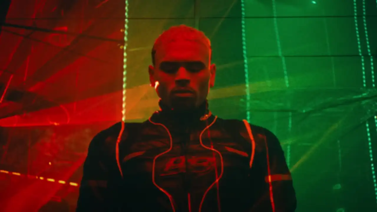 1403581879 chris brown 1280*720