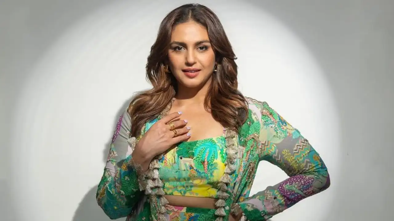 1414580113 huma qureshi 1280*720