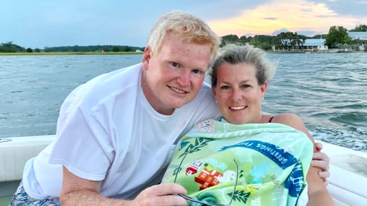 Alex Murdaugh with wife Maggie Murdaugh (Image: Maggie Murdaugh Facebook) Alex Murdaugh with wife Maggie Murdaugh (Image: Maggie Murdaugh Facebook)