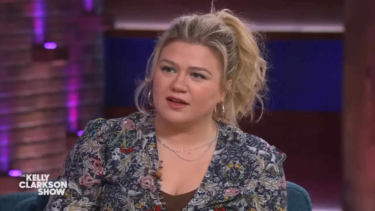 1575512992 kelly clarkson 1280*720