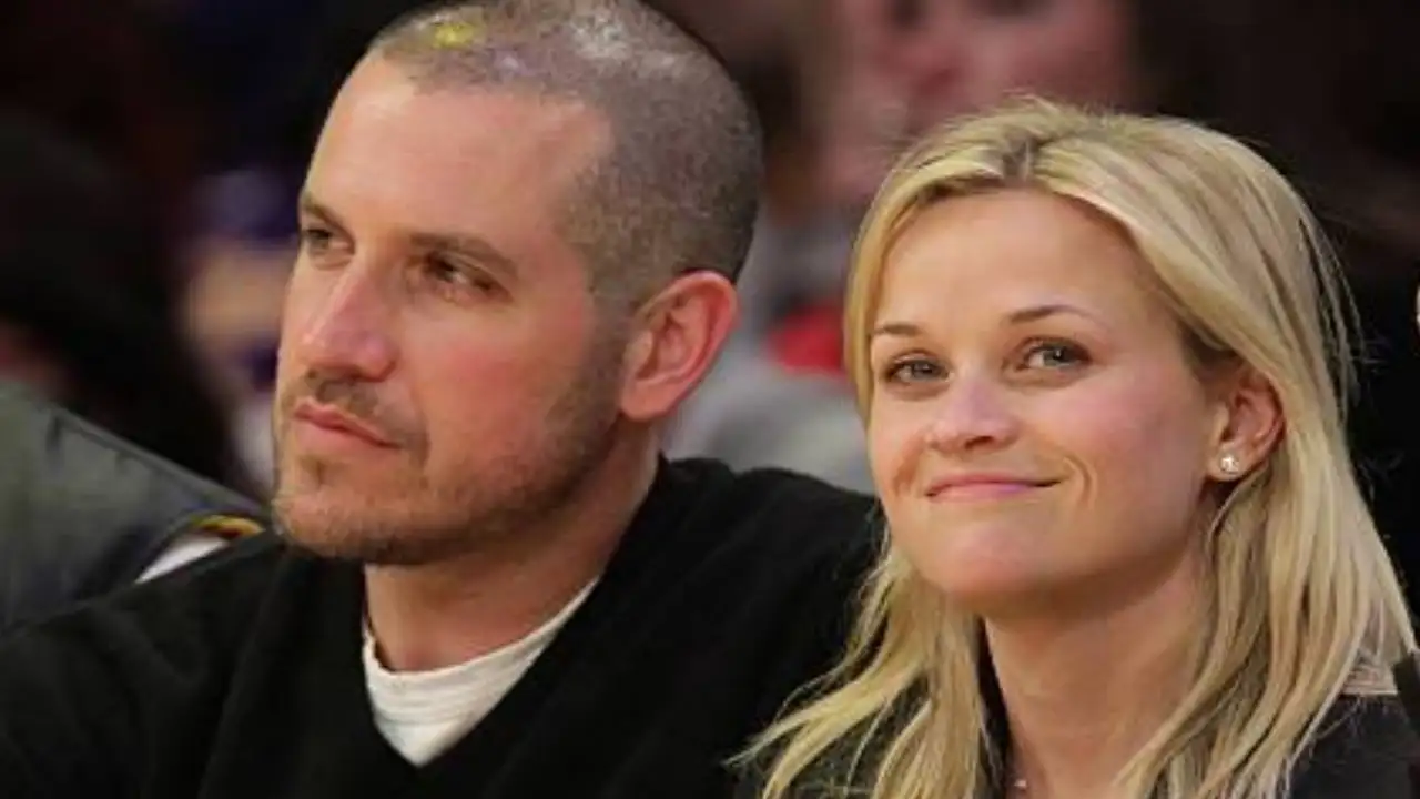 Reese Witherspoon and husband Jim Toth split after 11 years of marriage and announce divorce.