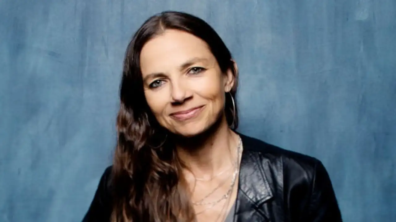 Justine Bateman reveals why she didn’t get plastic surgery: ‘My face defines who I am’
