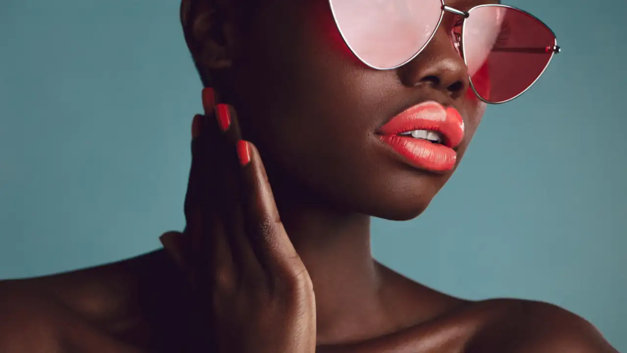 Best Lipstick Shades for Dark Skin Women | Lip Color for Dark Skin