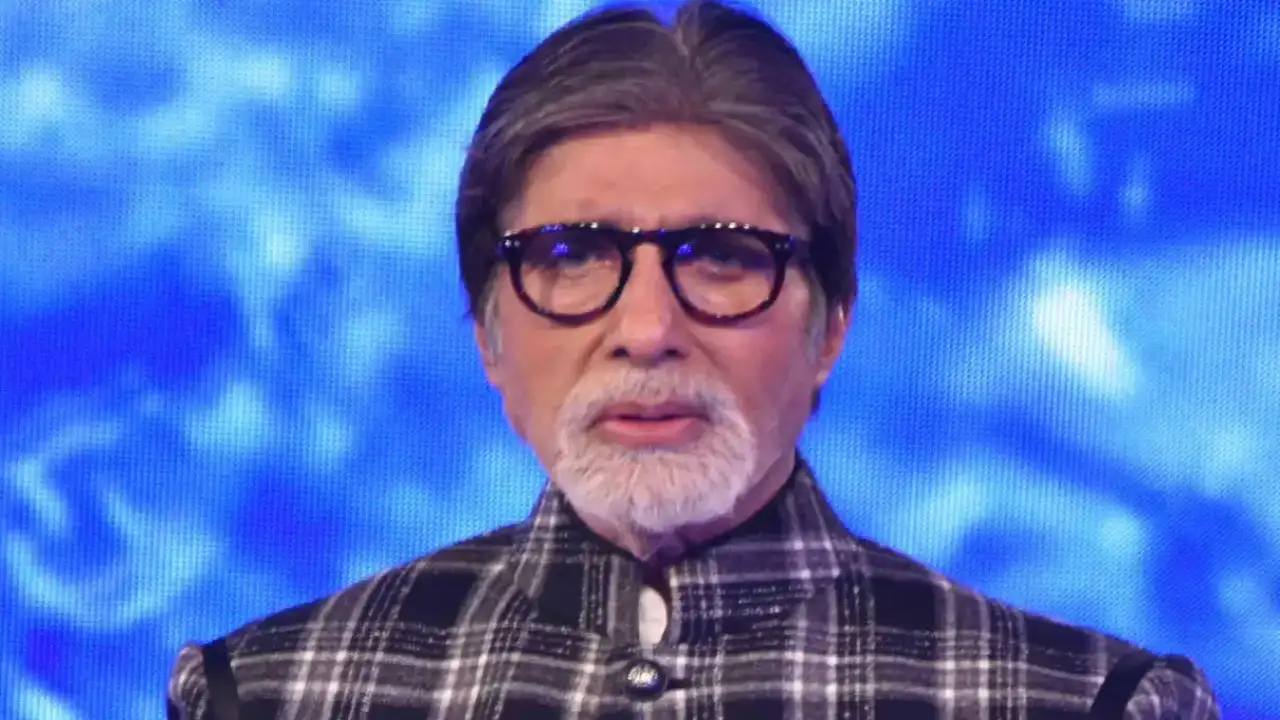 Amitabh Bachchan in pain after an injury on Project K set; Big B reveals he has ‘flown back home’ Amitabh Bachchan in pain after an injury on Project K set; Big B reveals he has ‘flown back home’