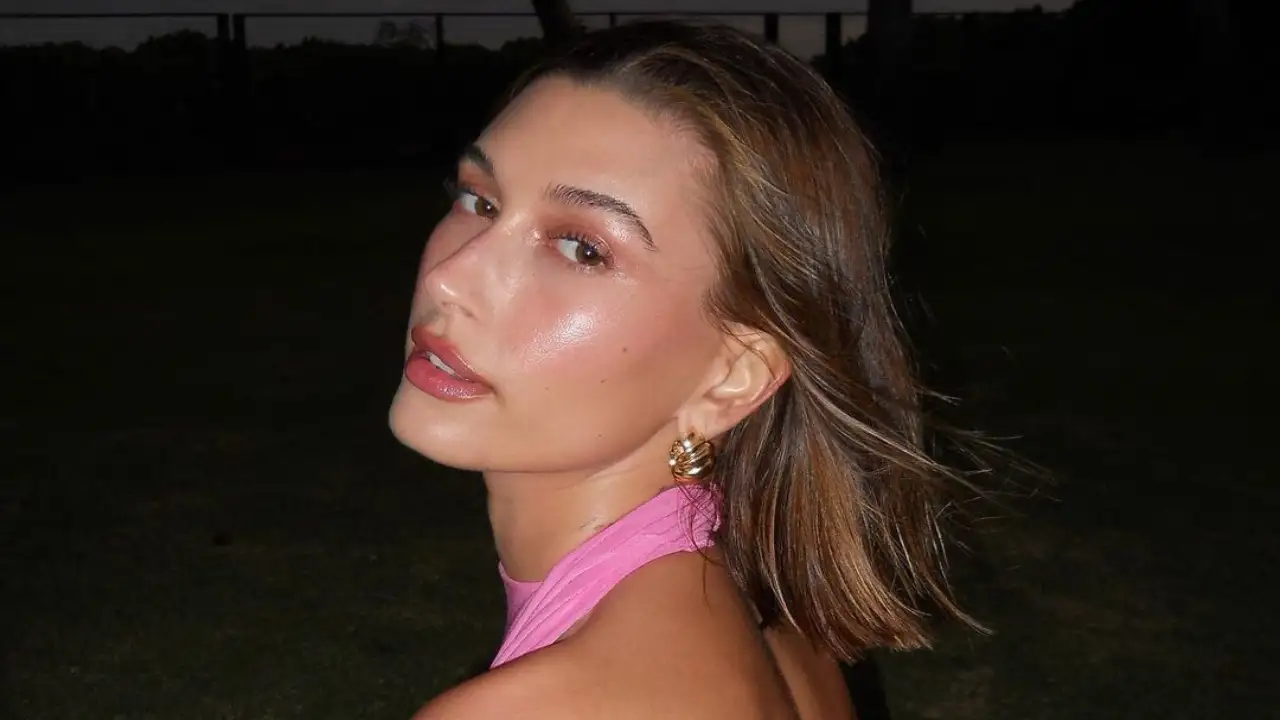 American Model Hailey Bieber serves looks as she posts new PICS a day after Selena Gomez; Fan calls her ‘the winner’