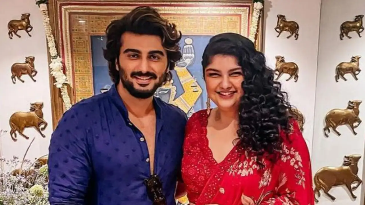 374243925 arjun kapoor anshula kapoor 1280*720