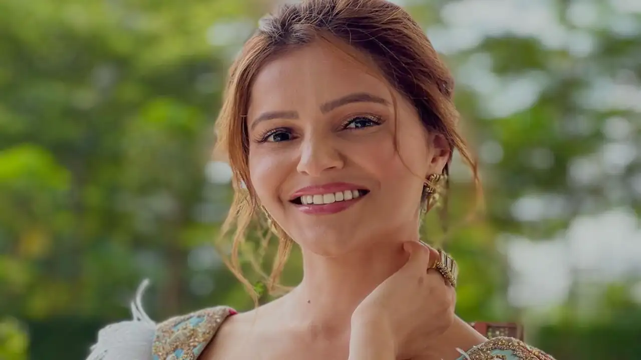 Rubina Dilaik looks beautiful in a yellow ethnic suit, shares PICS from sister Jyotika's Haldi ceremony Rubina Dilaik looks beautiful in a yellow ethnic suit, shares PICS from sister Jyotika's Haldi ceremony