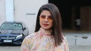 Priyanka Chopra wakes up to a beautiful sight and we bet you'll not be able to stop looking at it too; See Pic
