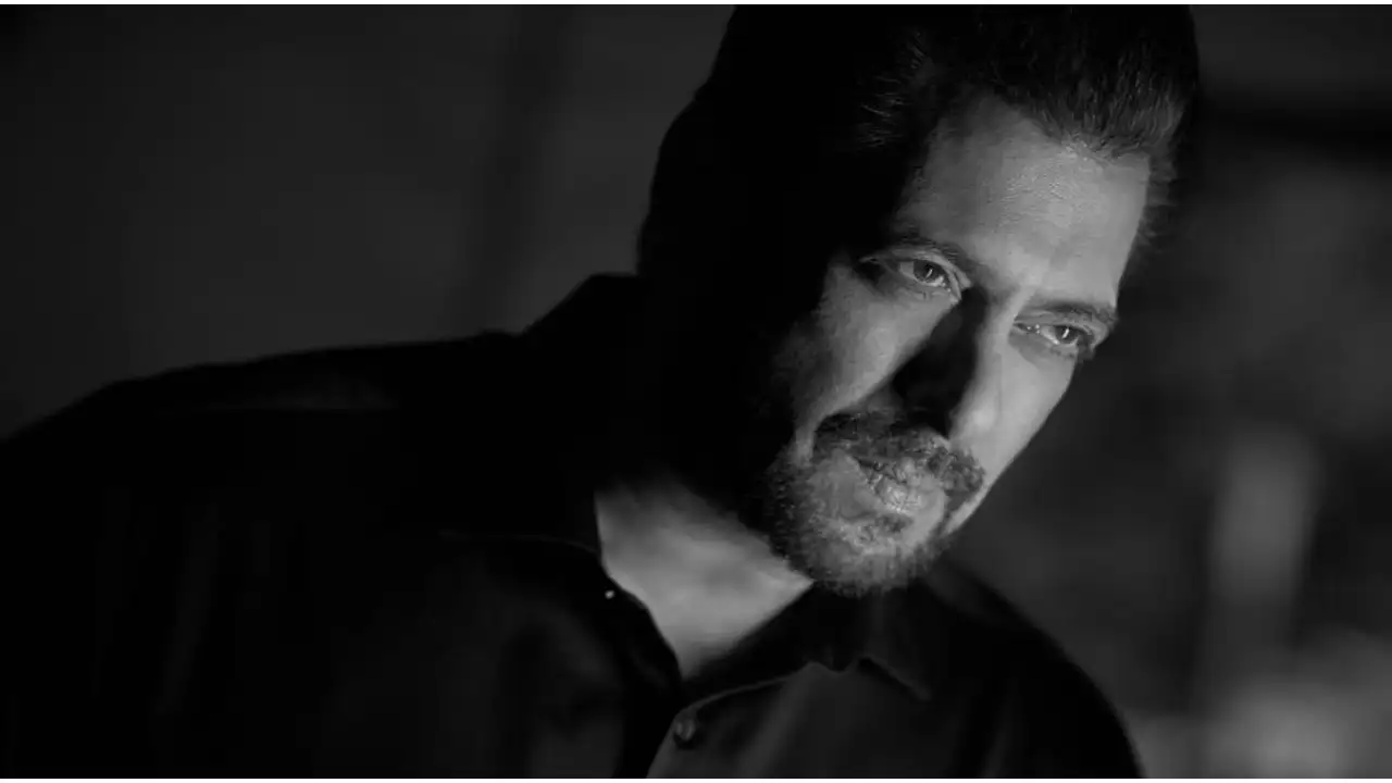 Salman Khan’s stunning ‘black and white’ photo leaves fans swooning: Stop looking so good