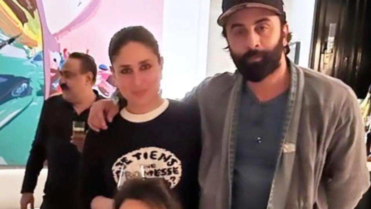 Kapoor trio Ranbir, Kareena and Neetu look lovely in this UNSEEN pic from a house party Kapoor trio Ranbir, Kareena and Neetu look lovely in this UNSEEN pic from a house party
