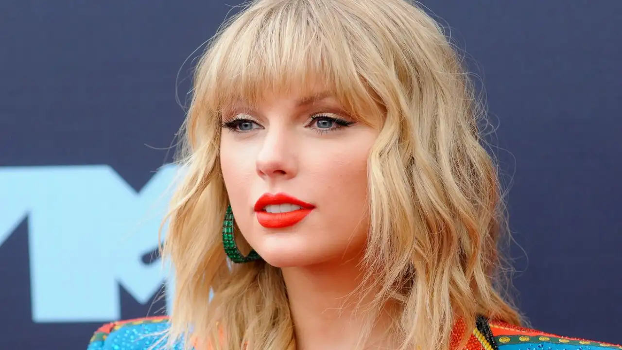 1535631749 taylor swift donation 1280*720