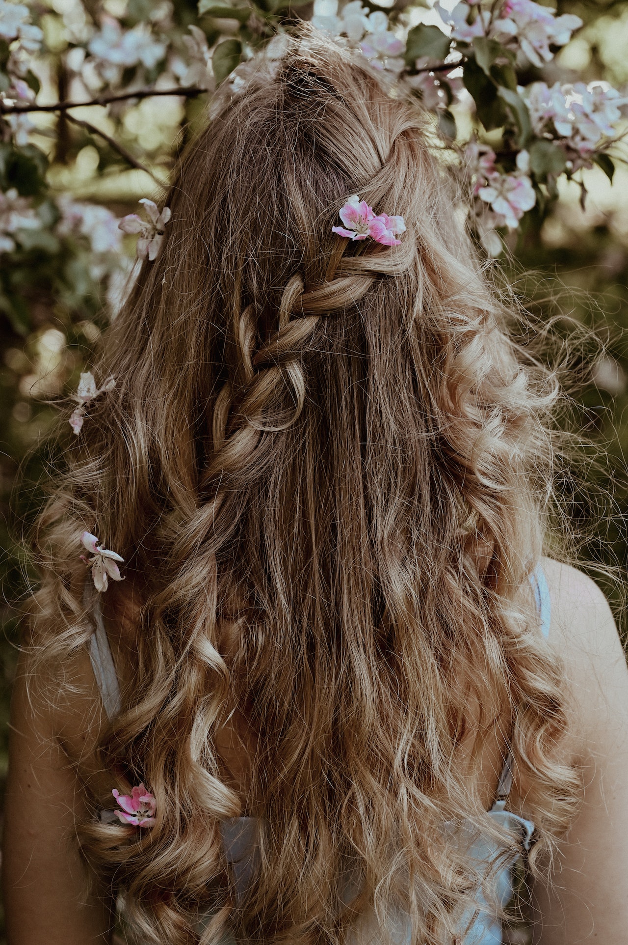 Easy Greek Hairstyles to Try on Any Occasion