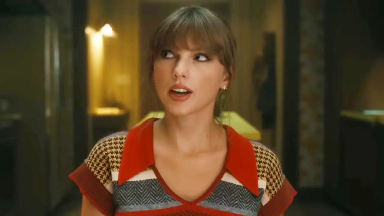 1898424719 taylor swift j necklace 1280*720