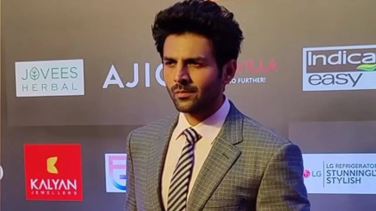 466512648 kartik aaryan at pinkvilla style icons 2 1280*720