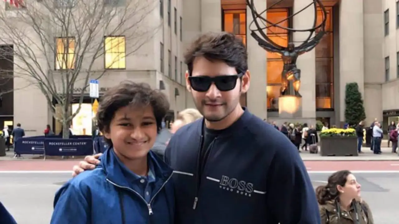 Mahesh Babu und sein Sohn Gautam klickten am Flughafen;  Einen Urlaub in der Schweiz mit Namrata und Sitara verbringen?