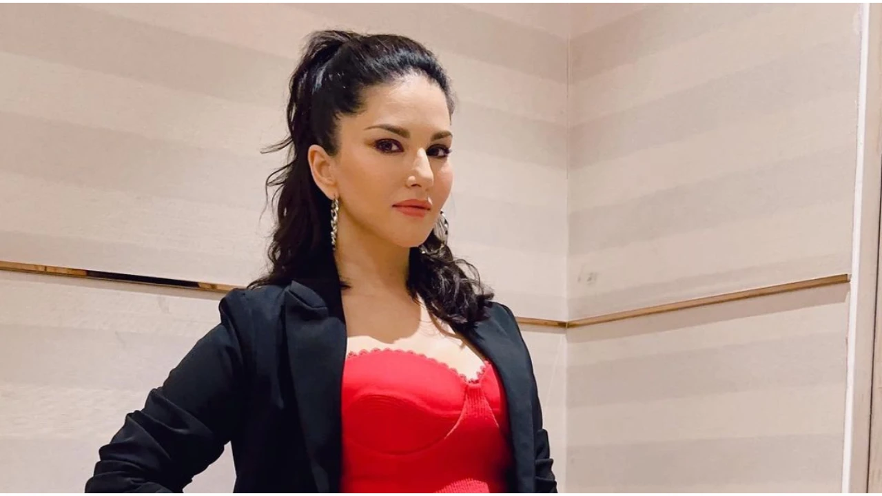 Sax Of Sunny - Sunny Leone opens up on transition from adult entertainment to Bollywood:  'There were death threats' | PINKVILLA