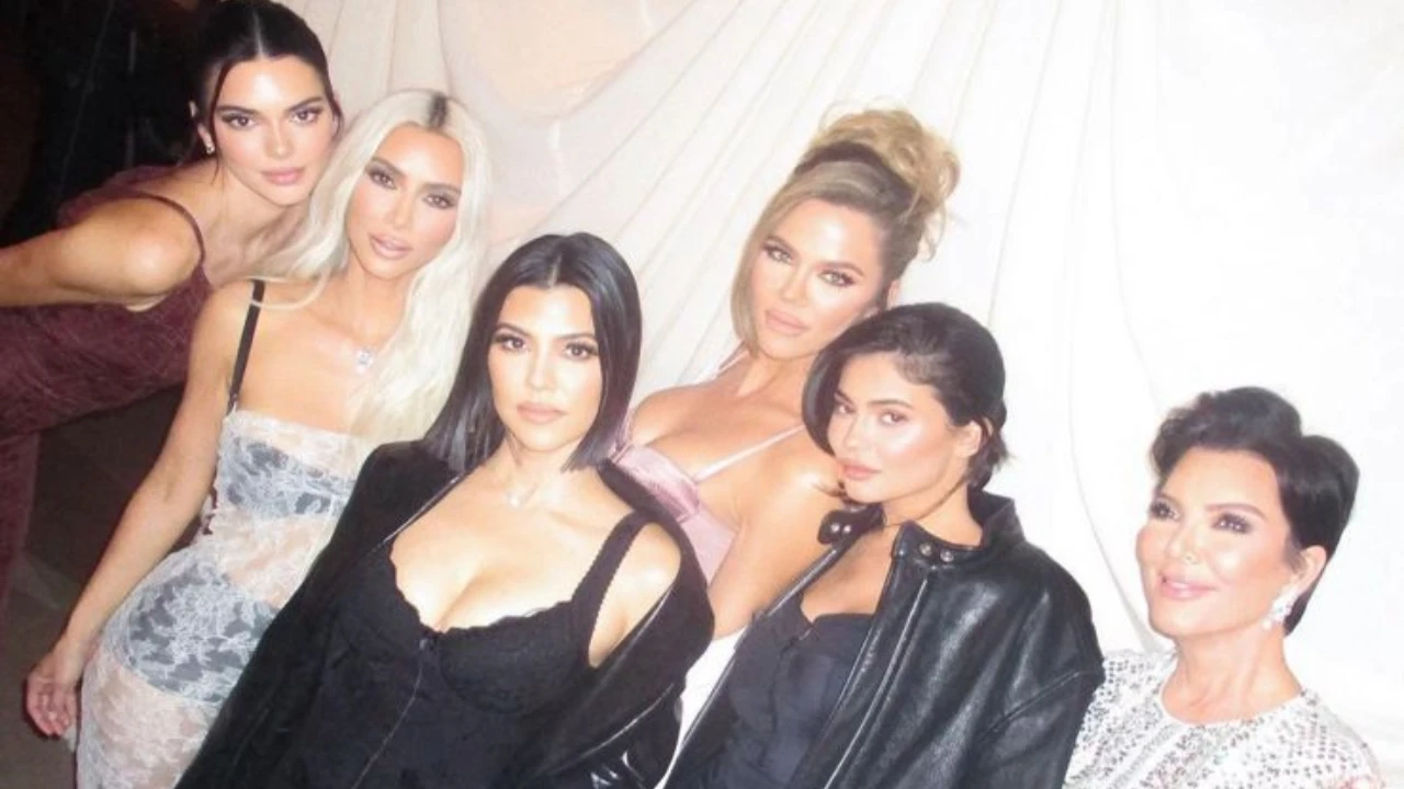 The Kardashians: Kourtney Kardashian thinks her family is ‘superficial’;  khloe reacts