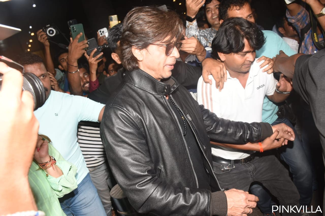 Shah Rukh Khan arrives in Mumbai