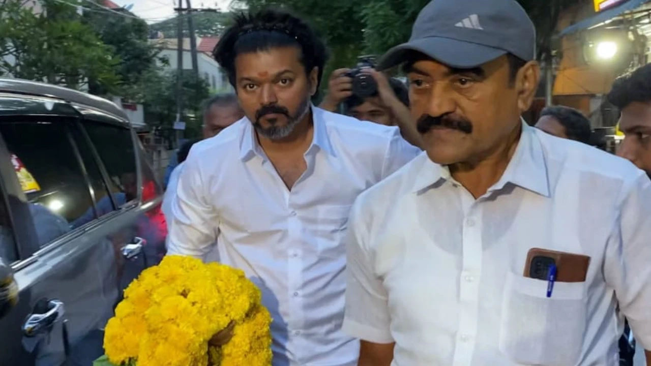 1891151588 thalapathy vijay attends manabola last rites 1280*720