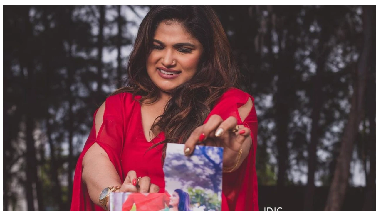 223504932 shalini celebrates divorce with photoshoot 1280*720