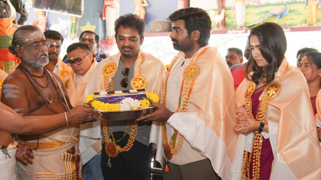 Vijay Sethupathi teams up with Arumuga Kumar for his next; Formal ritual  takes place at temple in Malaysia | PINKVILLA