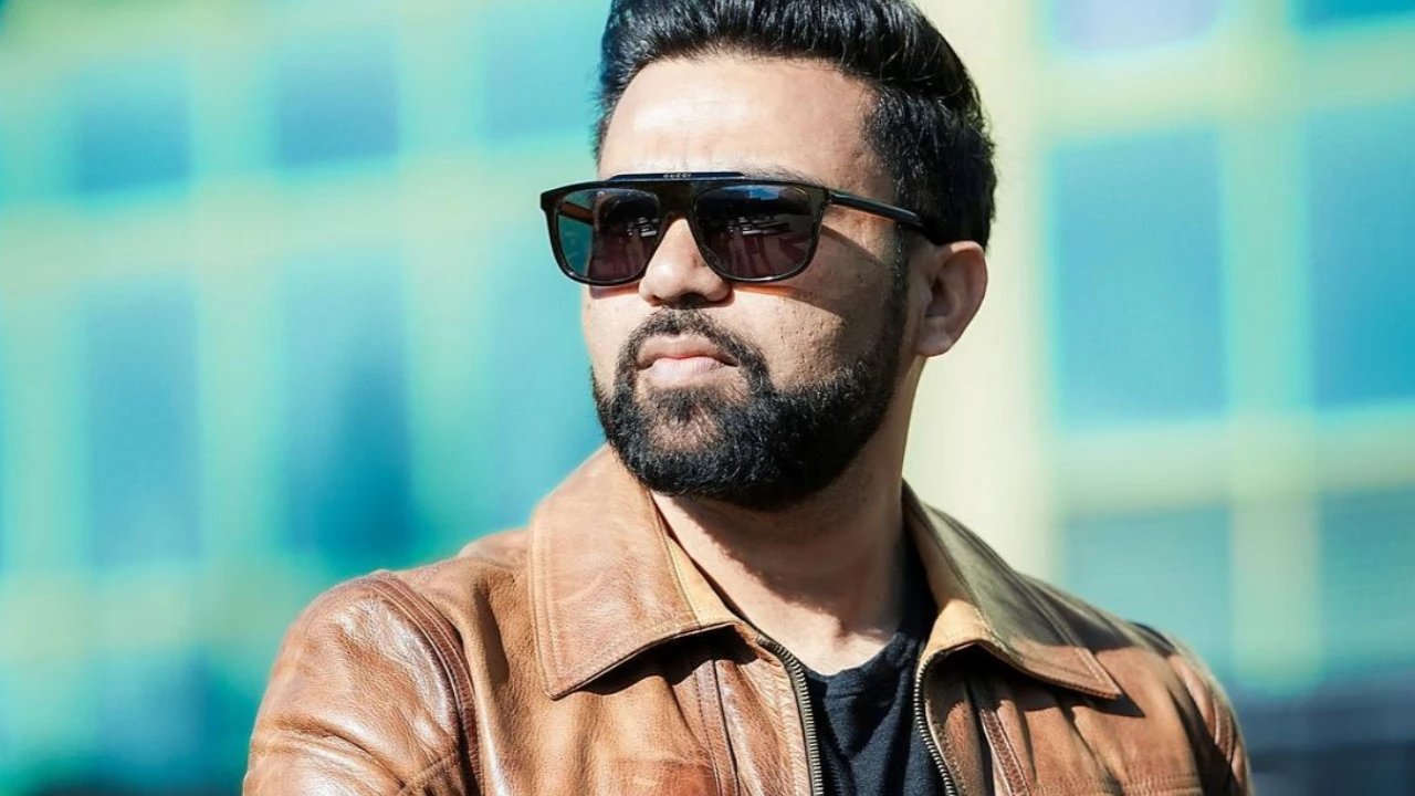 1104973031 post bade miyan chote miyan ali abbas zafar to helm a big action drama in talks with a superstar 1280*720