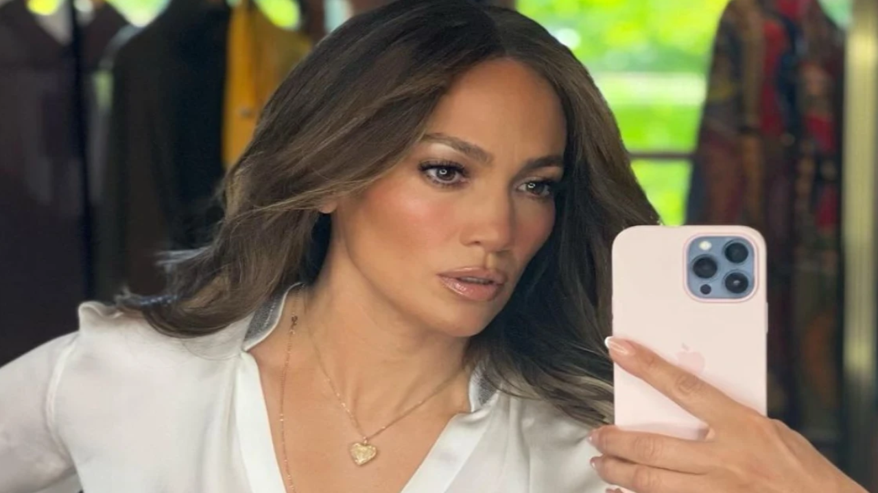 Why has the shooting of Jennifer Lopez’s upcoming film ‘Unstoppable’ stopped?  details inside