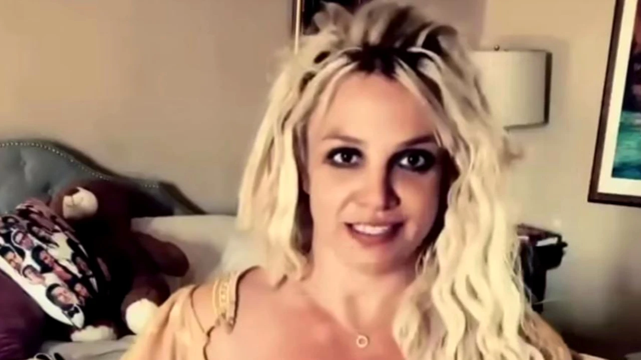Why Did Britney Spears Quit ‘The Business’?  Singer says having no voice for 13 years has been a ‘thrilling ride’ to people