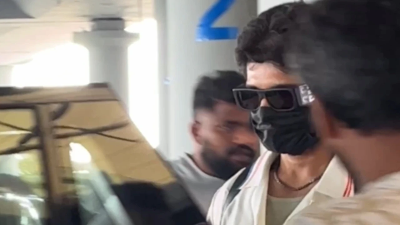 Video: Vijay Deverakonda returns from Turkey; Samantha Ruth Prabhu extends her stay after shooting for Kushi