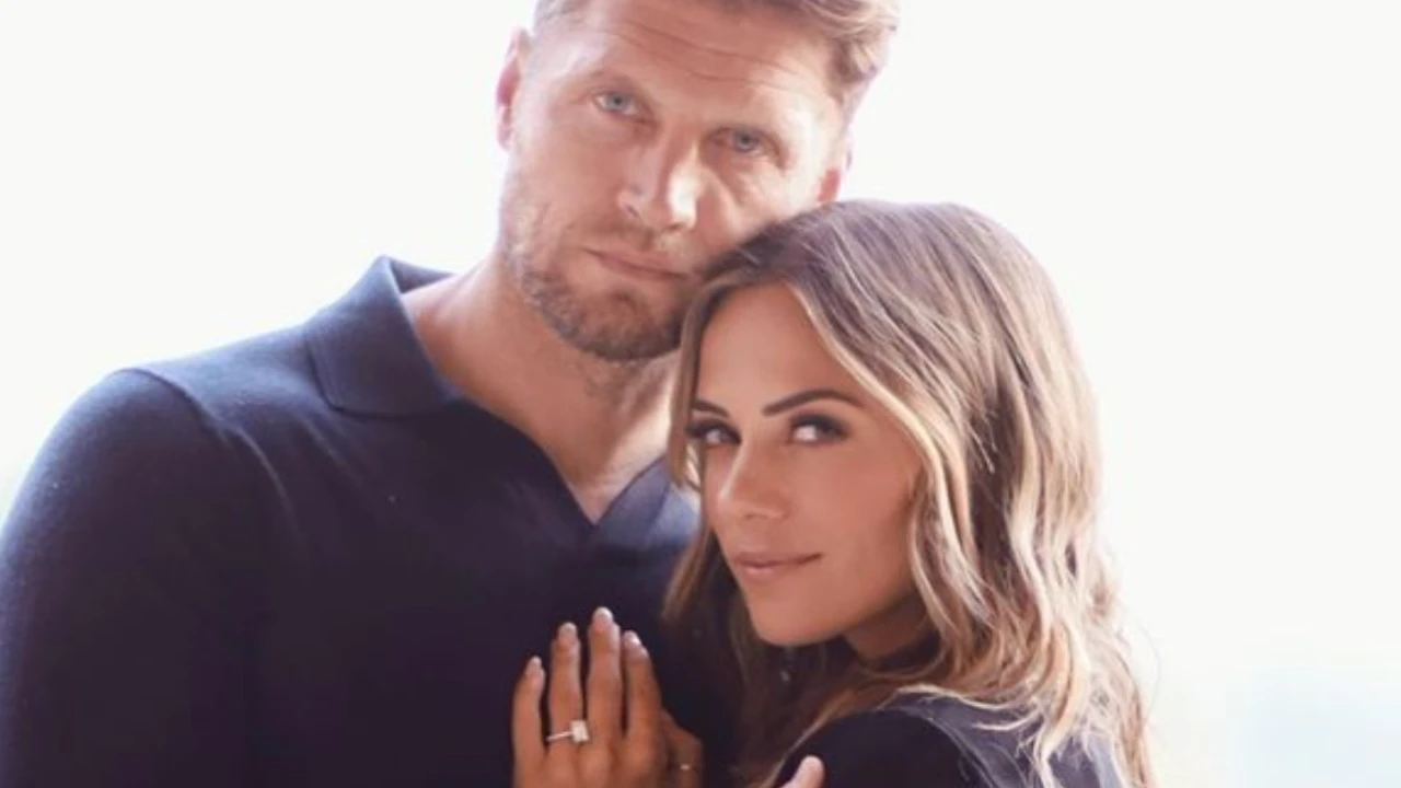 Jana Kramer is expecting her first child with fiancé Alan Russell;  says ‘it’s all a blessing’