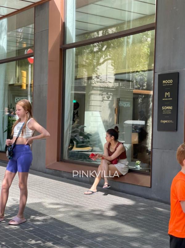 EXCLUSIVE PHOTOS: Nayanthara spotted chilling on the streets of Barcelona while on her holiday with Vignesh
