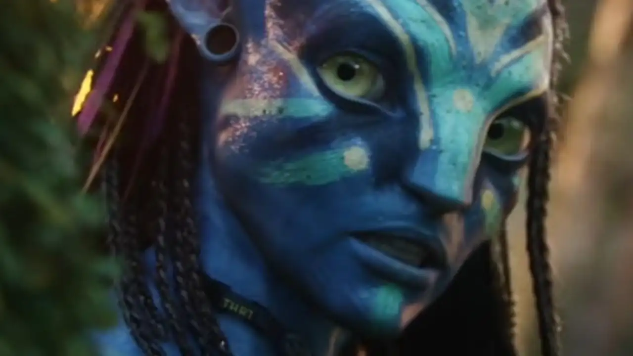 Box Office: Avatar roars at Indian Box Office on re release; Sells around 1 lakh tickets in advance